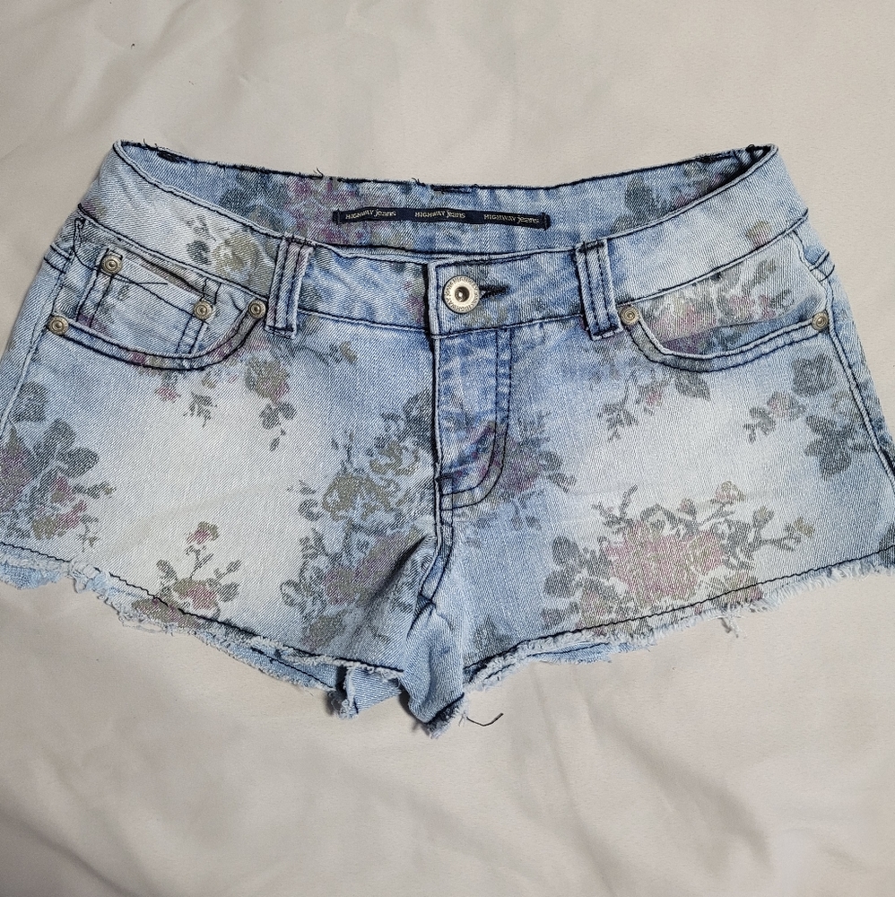 Stylish jean short